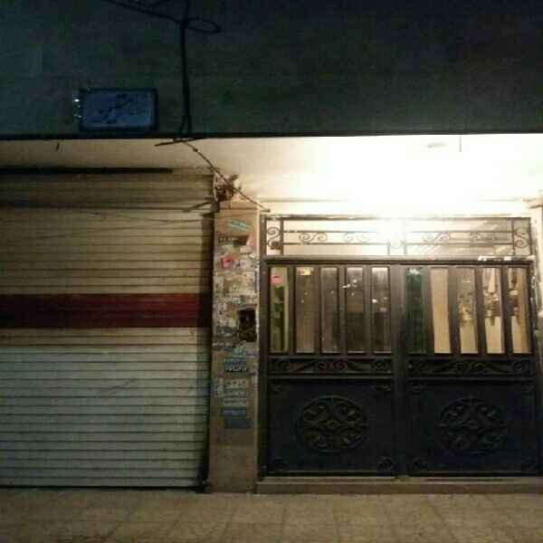 واحد فروشی نقلی محمدشهر نزدیک خیابان امیر کبیر بهر خیابان 16 متری با حیاط مجزا